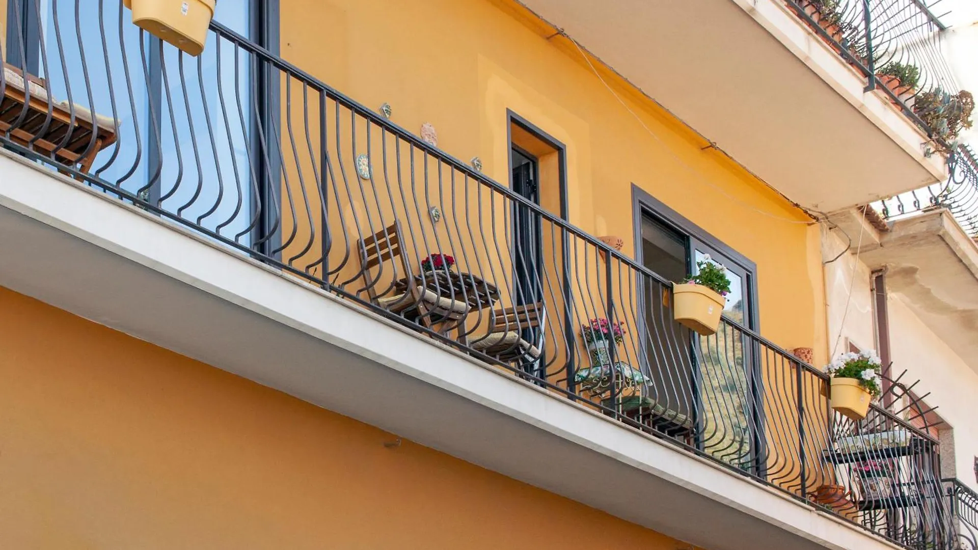 La Casa Gialla Taormina